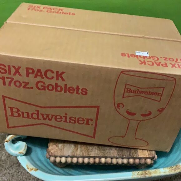 Vintage Budweiser goblets: set of 2 - Picture 5 of 5